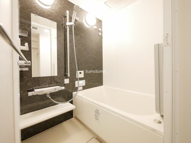 物件内観写真8　(コンパクトで使いやすいお風呂です)