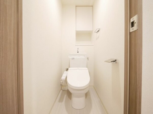 トイレ(落ち着いた色調のトイレです)