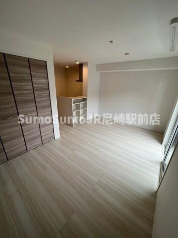 物件内観写真4　(ゆったり過ごせる居間です)