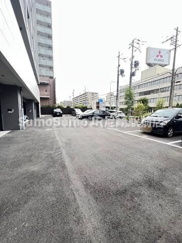 物件外観写真3　(駐車場に車を止められます)