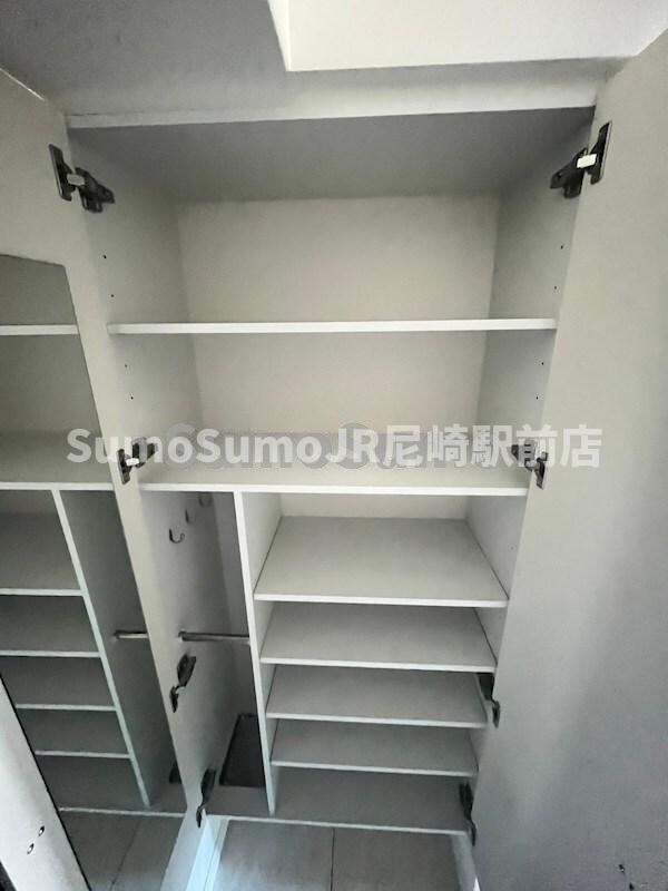 物件内観写真28　(こまごまとしたものを収納できそうですね)