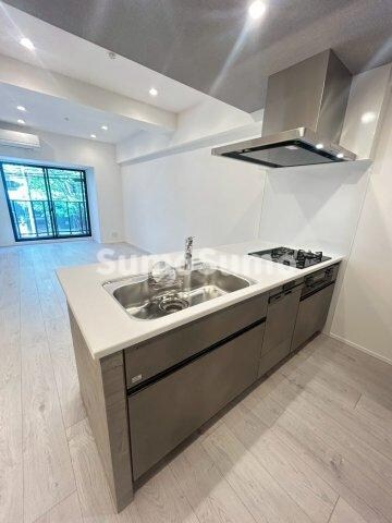 物件内観写真5　(コンパクトなキッチンで掃除もラクラク)