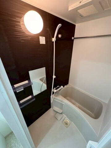 物件内観写真8　(日々の疲れを癒すお風呂付です)