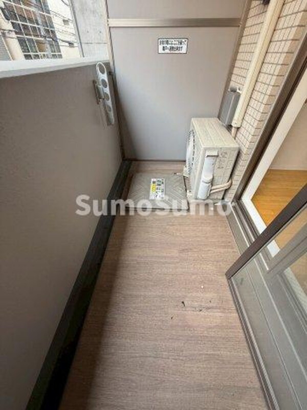 バルコニー(暖かな日差しのふりそそぐバルコニー)