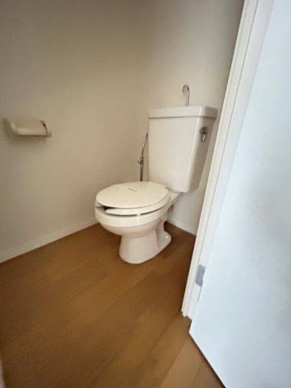 トイレ(シンプルで使いやすいトイレです)