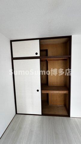 物件内観写真6　(大きなスペースがあり、収納には困りません)