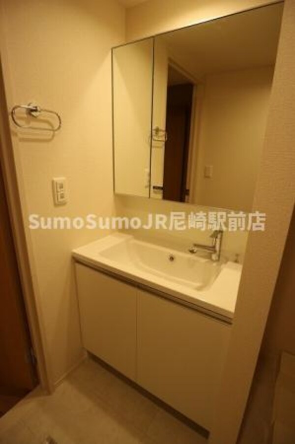 独立洗面台(使いやすい独立洗面台です)