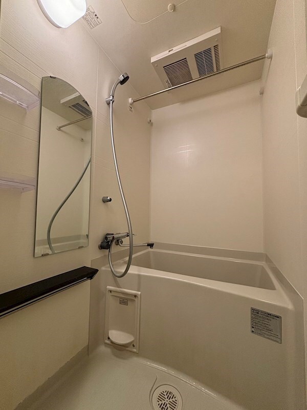 物件内観写真8　(落ち着いた空間のお風呂です)