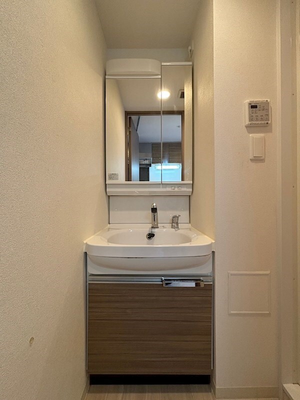 物件内観写真10　(脱衣スペースもあります)