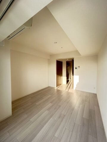 物件内観写真7　(使い勝手のいい寝室です)