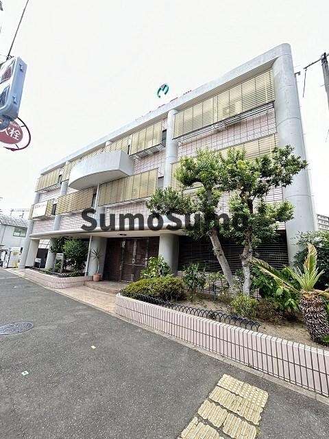 物件外観写真2　(落ち着いた雰囲気の外観です)