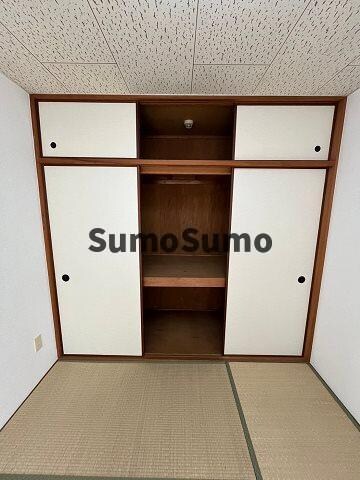 物件内観写真10　(大きなスペースがあり、収納には困りません)