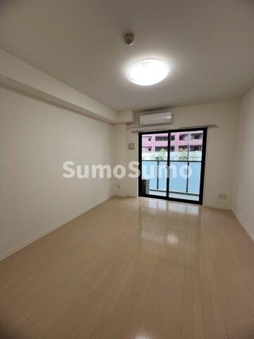 物件内観写真18　(おしゃれな居間です)