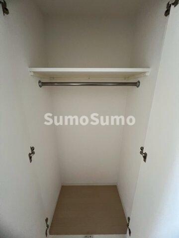 物件内観写真19　(たっぷりとした収納スペースです)