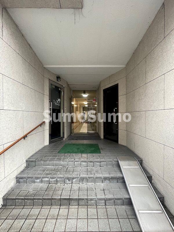 物件外観写真2　(建物の内部です)