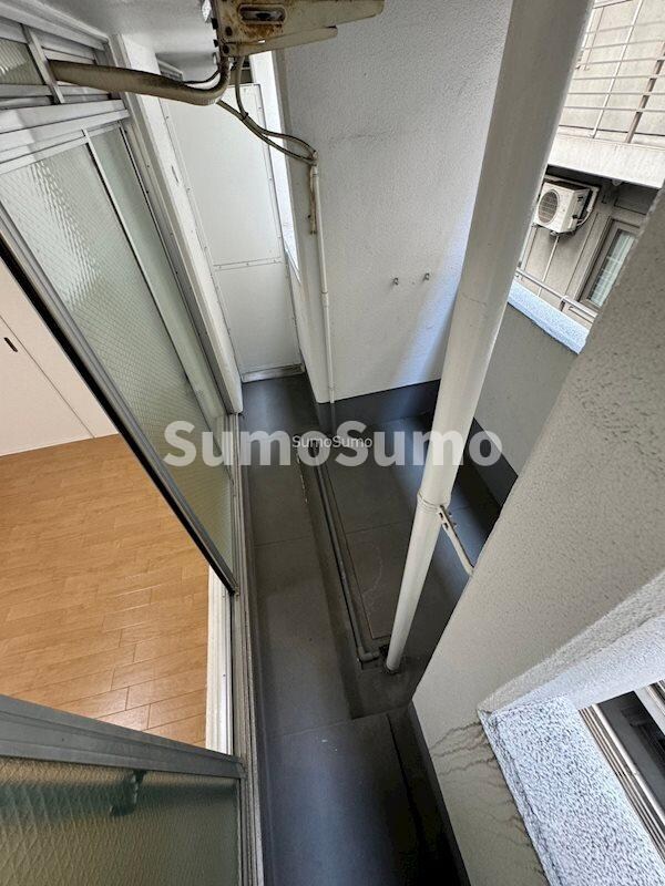 物件内観写真9　(バルコニーからの眺めを楽しみながら食事をしませんか)