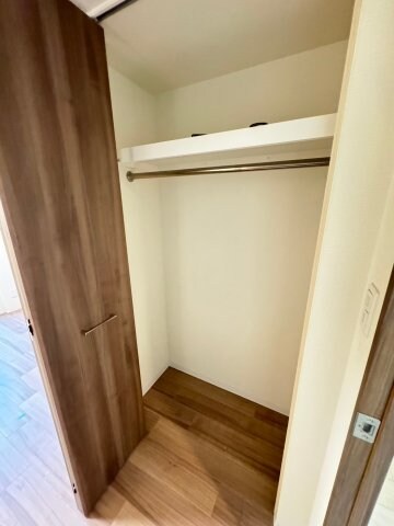 物件内観写真12　(便利な収納スペースです)