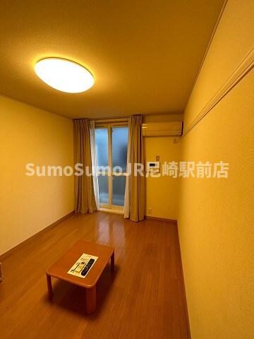 物件内観写真7　(使いやすい居間です)