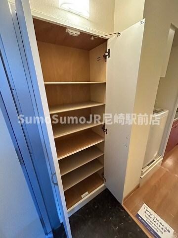 物件内観写真17　(ちょっとした収納スペースも充実しています)