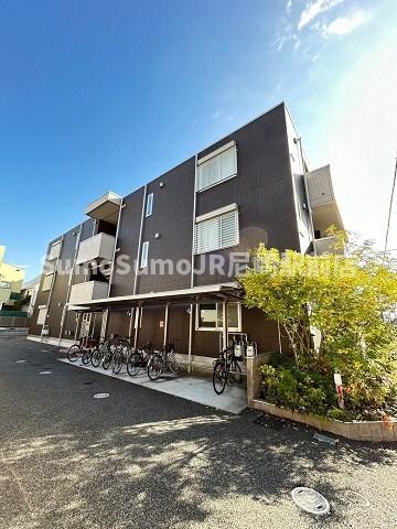 物件外観写真1　(外観もきれいです)