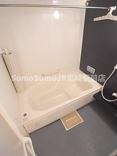 物件内観写真6　(日々の疲れを癒すお風呂付です)