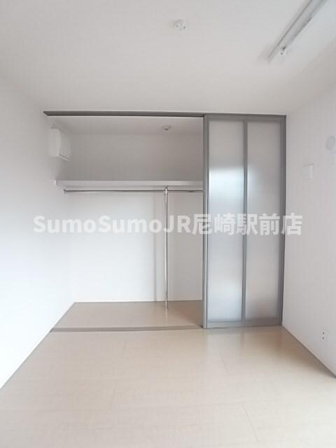 物件内観写真12　(おしゃれな居間です)