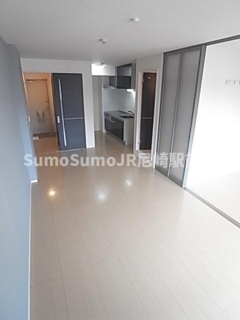 物件内観写真14　(ゆったりとしたリビングです)