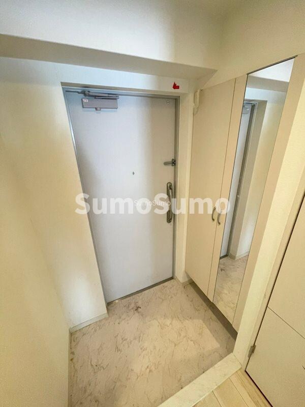 物件内観写真7　(きれいな玄関です)