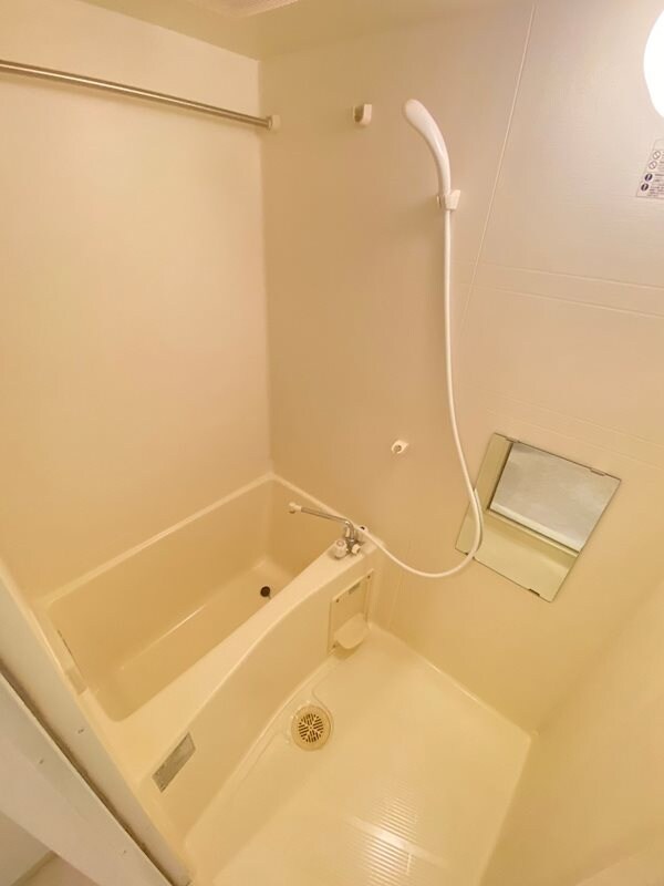 物件内観写真9　(ゆったり過ごせるお風呂です)