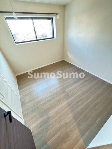 物件内観写真21　(広々とした洋室です)