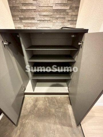 物件内観写真22　(ちょっとした収納スペースも充実しています)