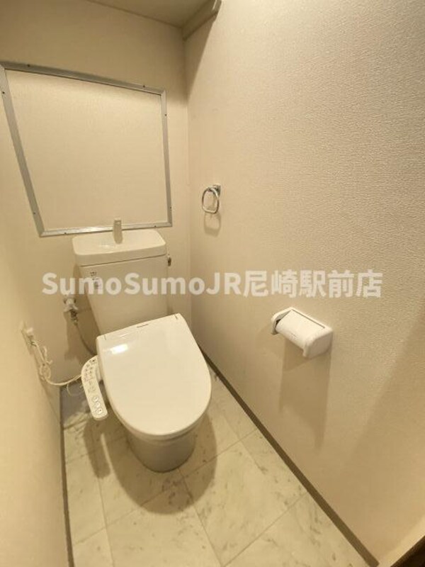 トイレ(コンパクトで使いやすいトイレです)