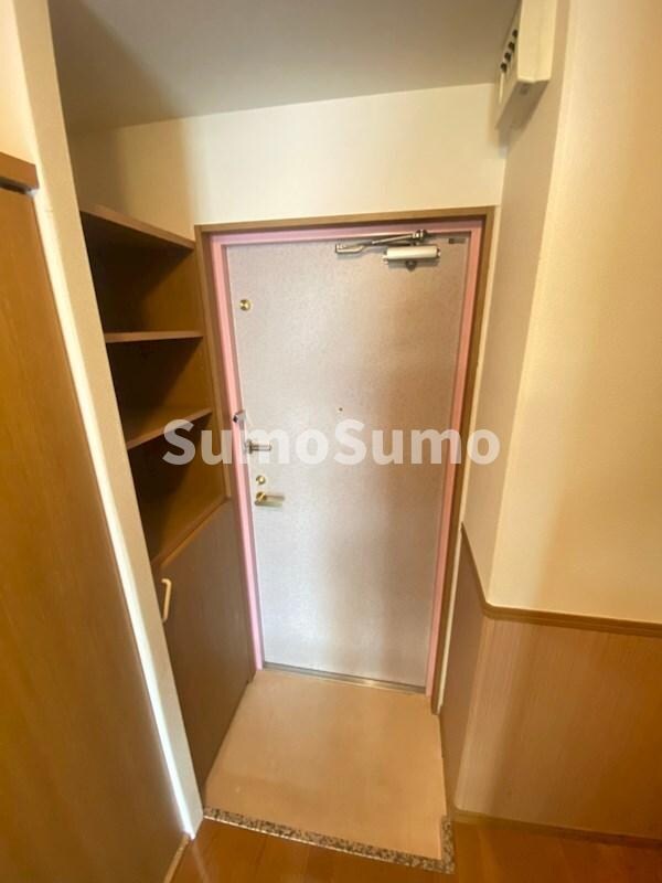 物件内観写真5　(シンプルで使いやすい玄関です)