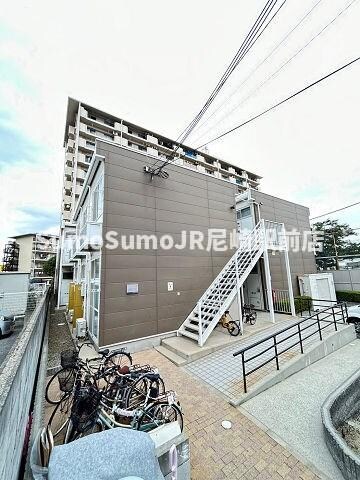 物件外観写真2　(外はこのようになっています)