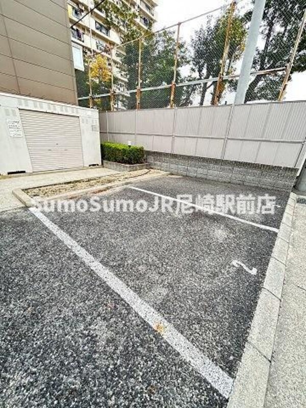 駐車場(駐車場です)