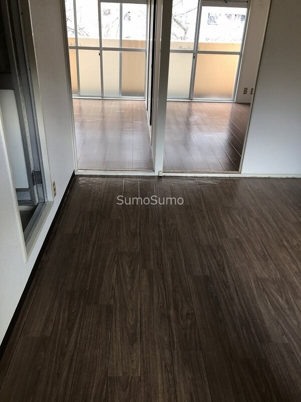 物件内観写真5　(おしゃれなリビングです)