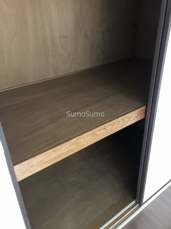 物件内観写真12　(大きなスペースがあり、収納には困りません)