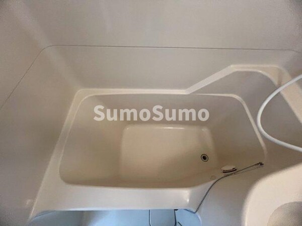 浴室(コンパクトで使いやすいお風呂です)