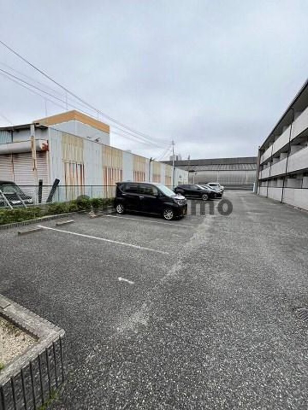 駐車場(駐車場です)