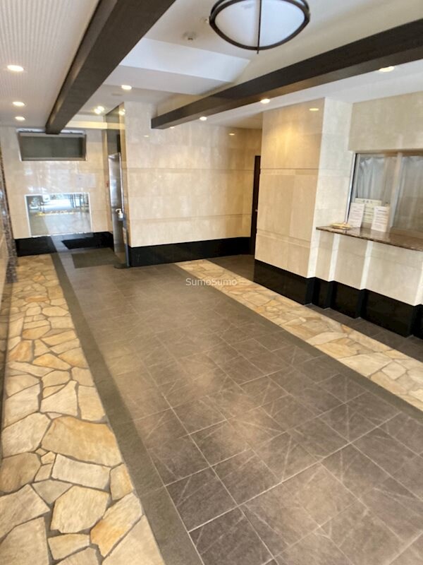 ロビー・ラウンジ(ゆとりのあるロビーです)