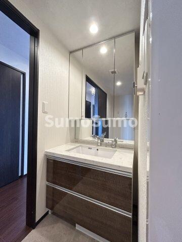 物件内観写真10　(コンパクトで使いやすい洗面所)