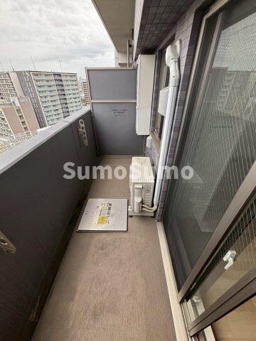 物件内観写真9　(外からの目が気にならないバルコニーで洗濯物が干せます)