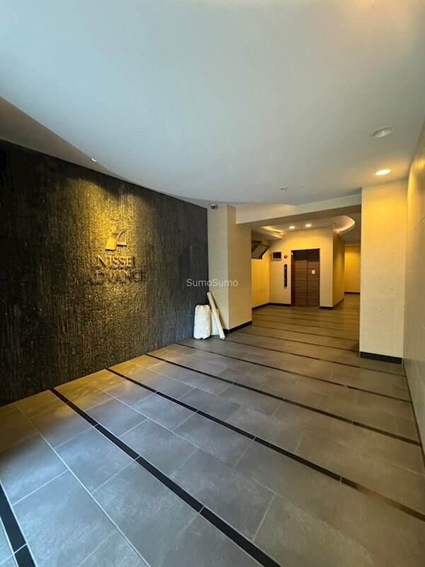 物件外観写真3　(ゆとりのあるロビーです)