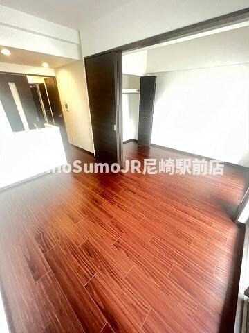 物件内観写真5　(使いやすいリビングです)