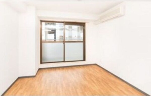 寝室(落ち着いて過ごせるお部屋なので、寝室にいかがでしょうか)