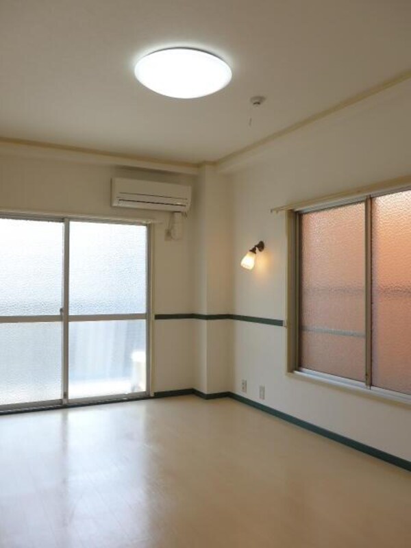 居室( )