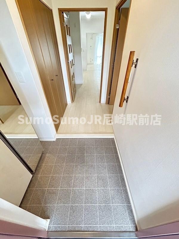 物件内観写真4　(きれいな玄関です)