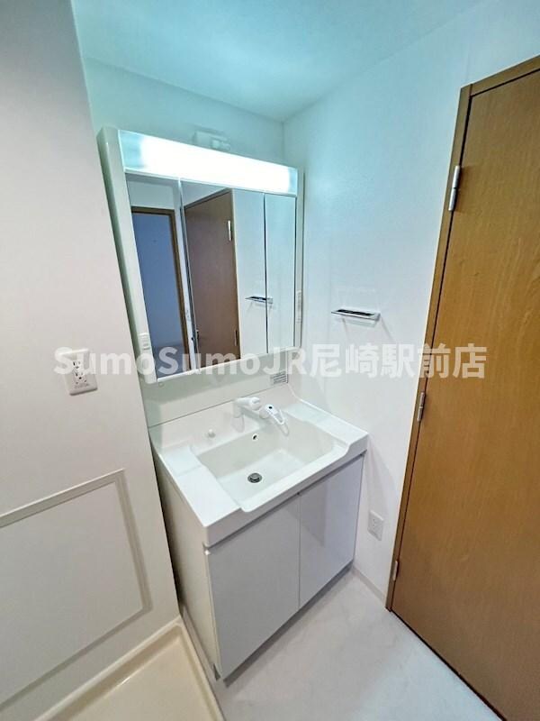 独立洗面台(朝の身支度には欠かせない独立洗面化粧台)