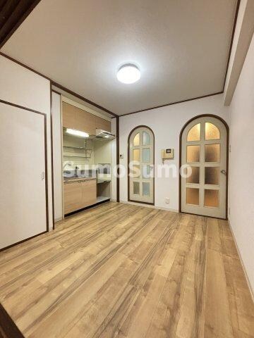 物件内観写真5　(清潔なロビーです)