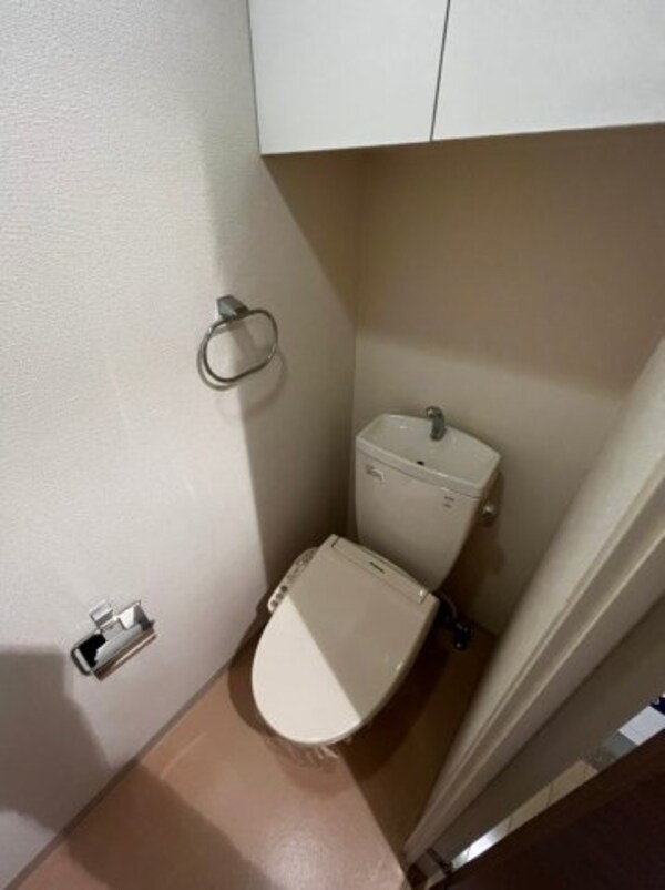トイレ(ゆったりとした空間のトイレです)